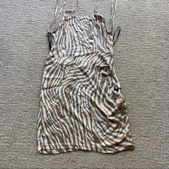 SOLD ON DEPOP Forever 21 zebra mini dress - Picture 4 of 5